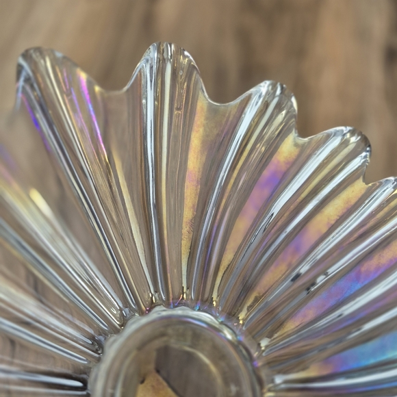 Vintage irridescent Carnival Glass Bowl - Picture 5 of 7